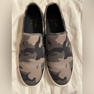 Mix No. 6 Camo Size 8 Slip On Sneakers Worn Twice